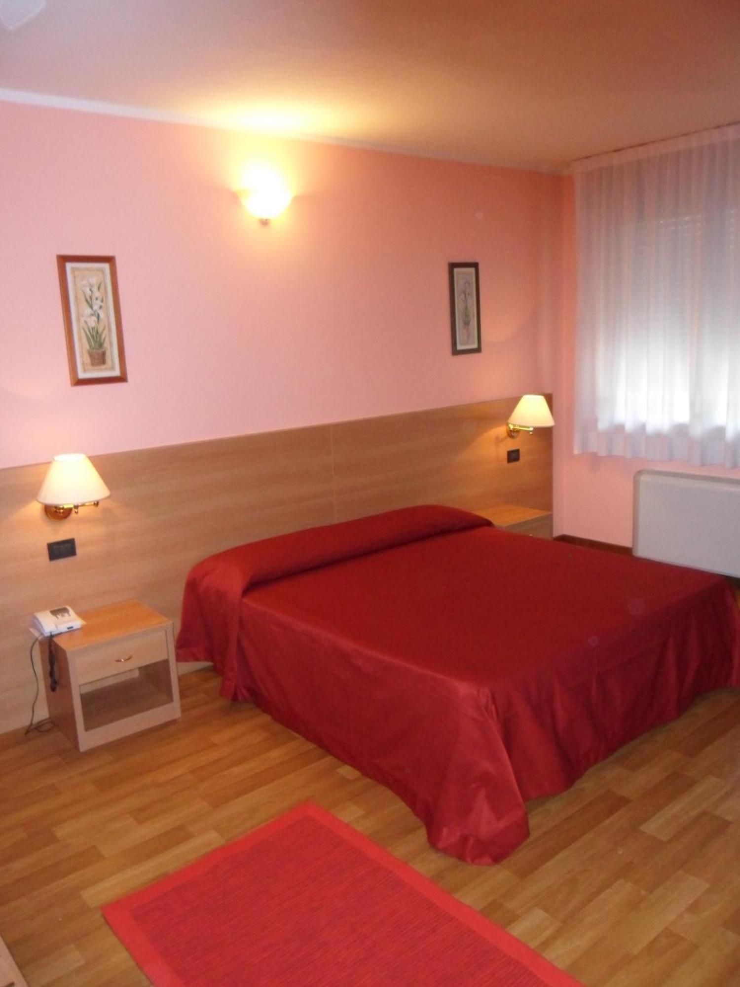 Hotel Ristorante Al Bassanello Bassano del Grappa Eksteriør billede