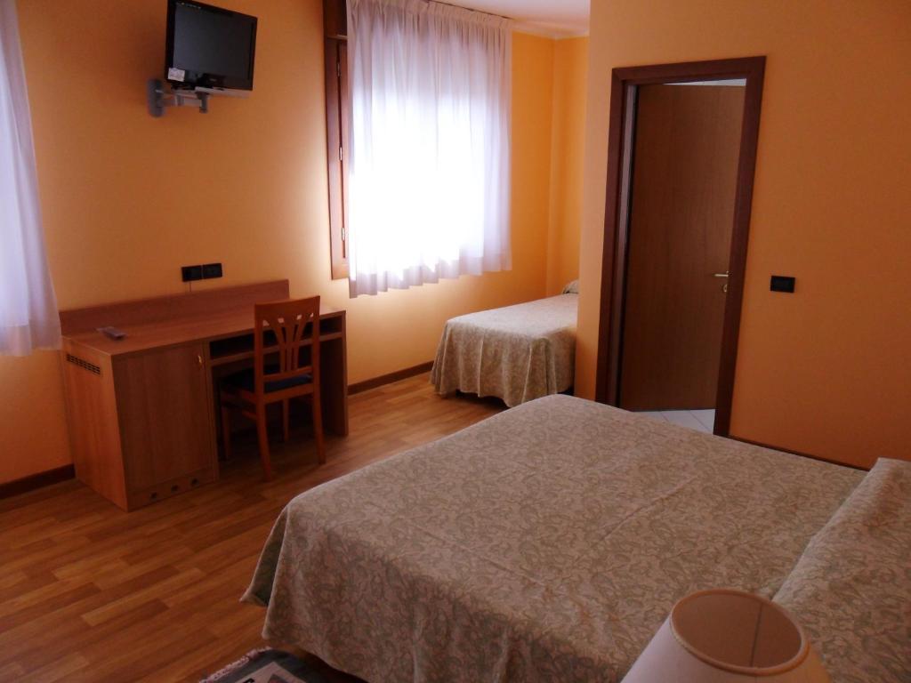 Hotel Ristorante Al Bassanello Bassano del Grappa Værelse billede